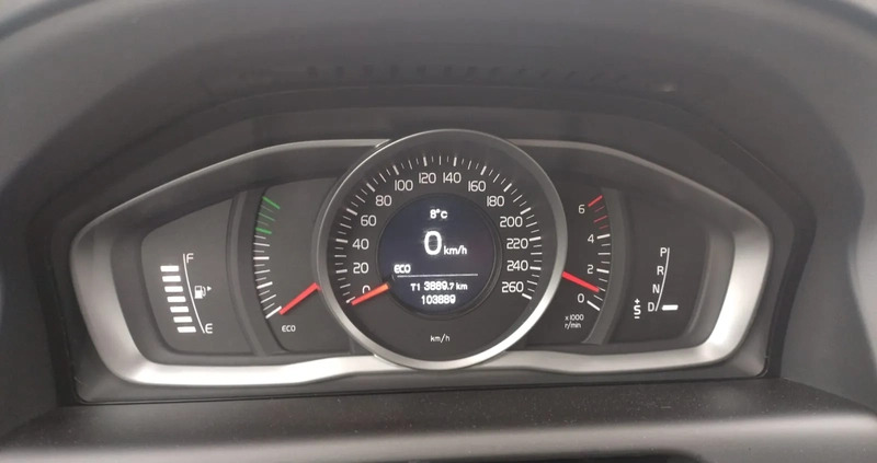 Volvo XC 60 cena 85900 przebieg: 105000, rok produkcji 2017 z Poznań małe 46